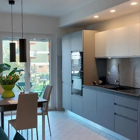 Apartment Interno 5 *