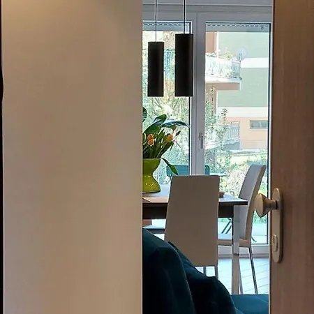 Apartment Interno 5 *